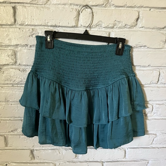 🍒 NWOT 🍒 SKORT ONLY smocked high waist and ruffle detail - teal - Picture 4 of 6